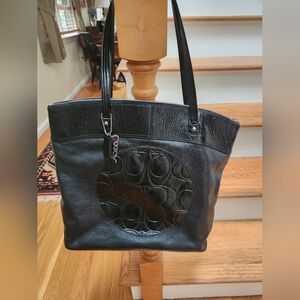 Y2K Coach Bag! Black leather with Patent Leather detailing
